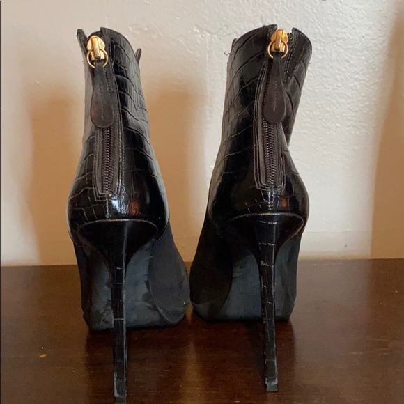 Black & crocodile heel booties - Picture 3 of 4